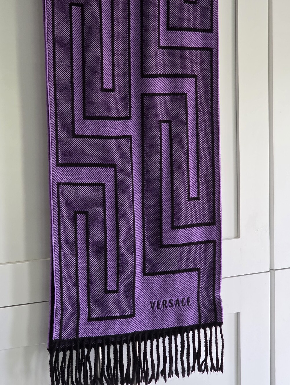New Without Tags Versace Logo Purple & Black Geometric Fringe Scarf